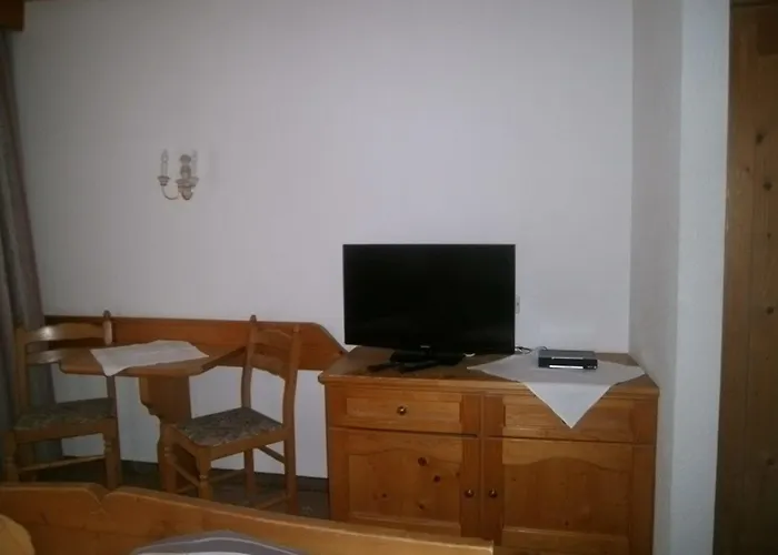 Garni Pfandl نيوستيف ام ستوبيتا