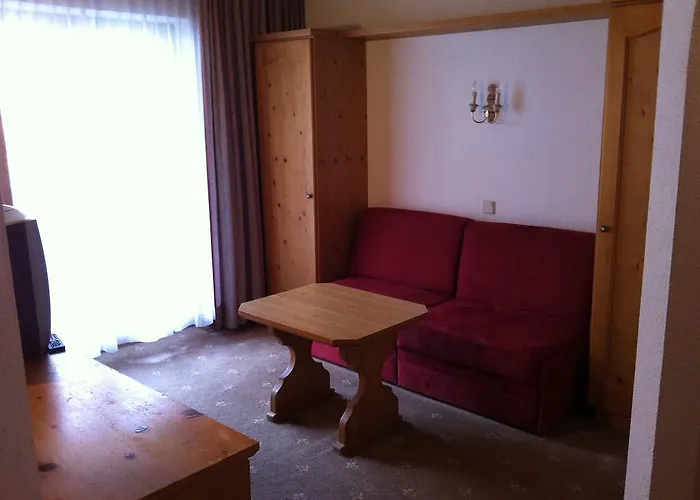 Garni Pfandl نيوستيف ام ستوبيتا