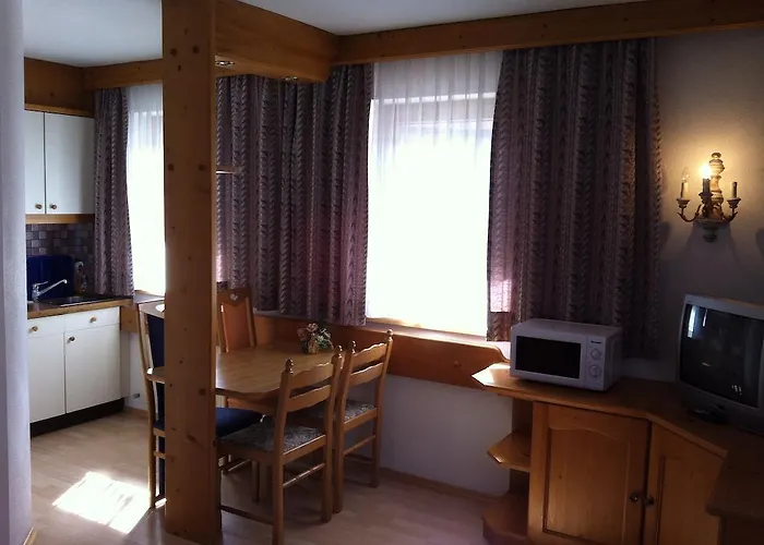 Garni Pfandl نيوستيف ام ستوبيتا