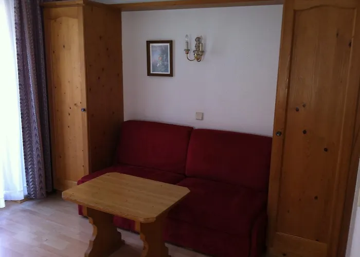 Garni Pfandl نيوستيف ام ستوبيتا